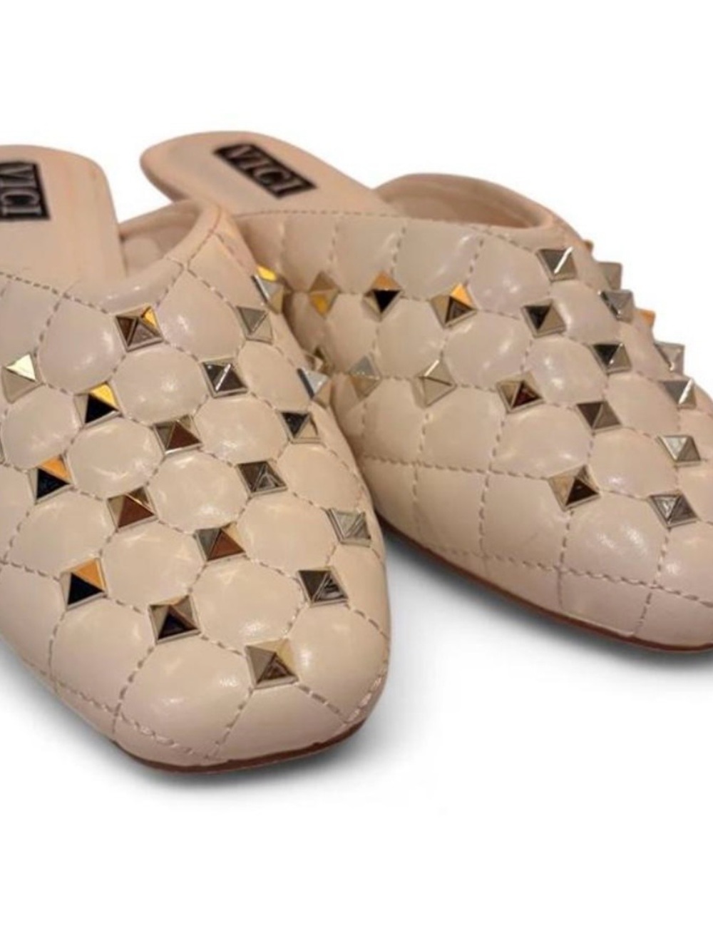 VICI Off White Quilted Faux Leather Silver Stud Kitten Mule | Size 8